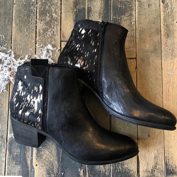 Black Calf Hair Italian Crafted Leather Ankle Boot - Picture 4 of 7